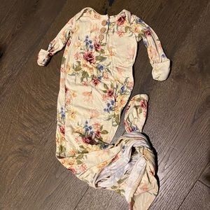 Posh peanut 0-3 month gown